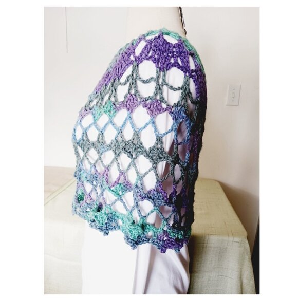 Crochet cotton lacy cape/shawl, Hand crocheted - Picture 4 of 4